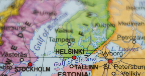 Projektowany podmorski tunel kolejowy między stolicą Finlandii, Helsinkami i stolicą Estonii, Tallinem, przez Zatokę Fińską i pod Morzem Bałtyckim, może nie tylko stworzyć obszar metropolitalny między dwoma miastami, ale także zaoferować ważne połączenie między krajami nordyckimi a Europą Środkową.