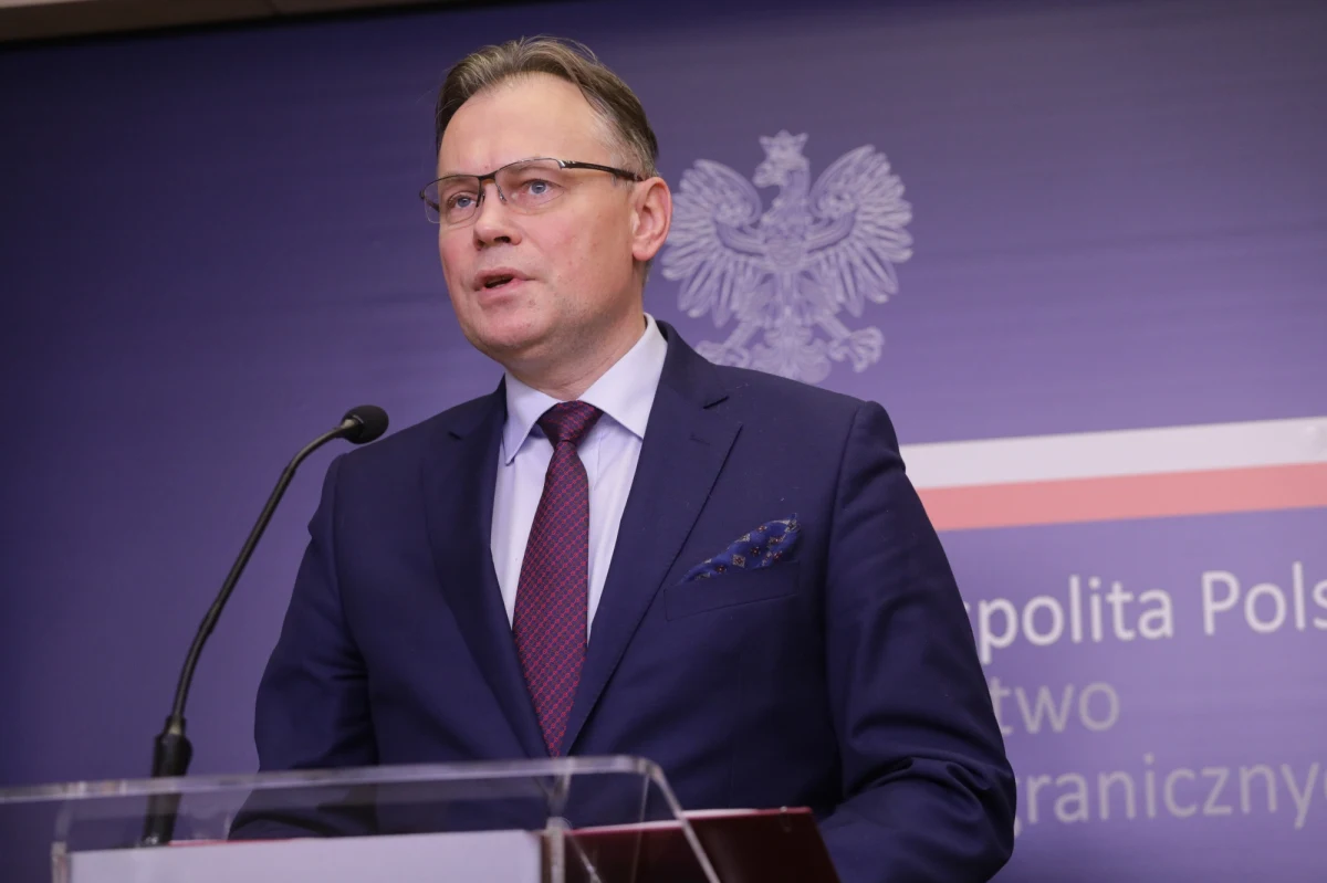 „Zwracamy się do Kongresu USA - komisji, senatorów i kongresmenów - o wsparcie w działaniach ws. rekompensaty za straty wojenne od Niemiec. USA to kraj, który stanowi dzisiaj o przestrzeganiu sprawiedliwości i ładu międzynarodowego” - powiedział wiceszef MS Arkadiusz Mularczyk.