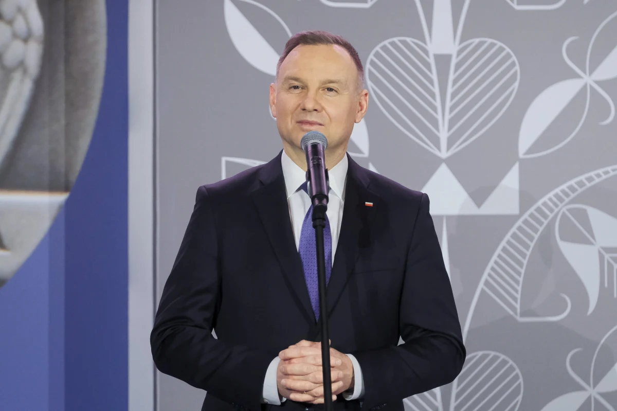 Są konsekwencje personalne za grudniową prowokację rosyjskich pranksterów, którzy opublikowali nagraną rozmowę z prezydentem Andrzejem Dudą. Według nieoficjalnych informacji dziennikarza RMF FM Rocha Kowalskiego, stanowisko stracił Piotr Gillert, dyrektor Biura Polityki Międzynarodowej w Kancelarii Prezydenta. 