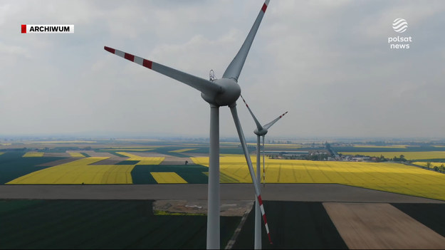 Oficjalny start największej farmy wiatrowej na Śląsku. ZE PAK należący do Zygmunta Solorza wybuduje wiatraki, które wyprodukują tanią i czystą energię dla kilkudziesięciu tysięcy mieszkańców.Materiał dla "Wydarzeń" przygotował Kamil Dzięgielewski. 