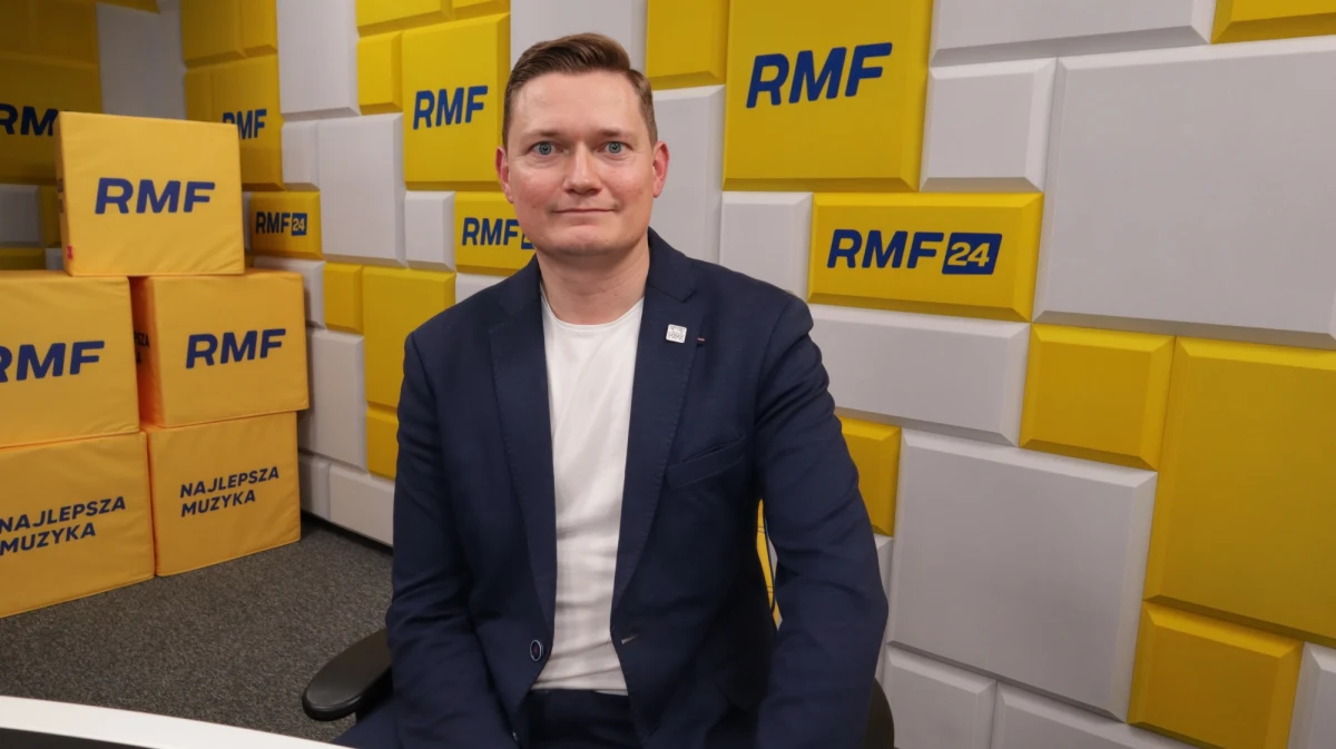 "To zmiana dość duża i bardzo korzystna. To jest kilka - przede wszystkim - dodatkowych, a nie zastępujących obecnie urlopów" - mówił w Popołudniowej rozmowie w RMF FM wiceprzewodniczący Ogólnopolskiego Porozumienia Związków Zawodowych Sebastian Koćwin, pytany o przyjęty przez rząd projekt nowelizacji Kodeksu Pracy. Wiceszef OPZZ stwierdził, że szczególnie ważny jest 9-tygodniowy urlop rodzicielski dla świeżo upieczonych ojców.