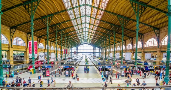 Kilka osób zostało rannych w wyniku ataku nożownika na dworcu kolejowym Gare du Nord w Paryża. Napastnik został „zneutralizowany” - poinformował minister spraw wewnętrznych Francji Gerald Darmanin. 