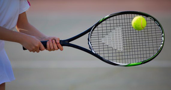 Magdalena Fręch przegrała z niżej notowaną Amerykanką Sachią Vickery 4:6, 5:7 w drugiej rundzie kwalifikacji do turnieju tenisowego Australian Open w Melbourne. Pewni udziału w turnieju są: Iga Świątek, Magda Linette i Hubert Hurkacz.