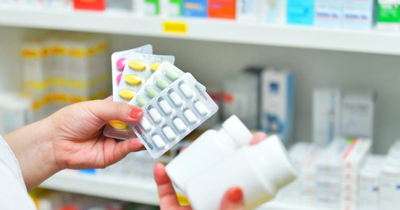 Rząd próbuje rozwiązać problem niedoboru leków w aptekach. Z magazynów Agencji Rezerw Strategicznych na rynek skierowane mają zapasy antybiotyków.