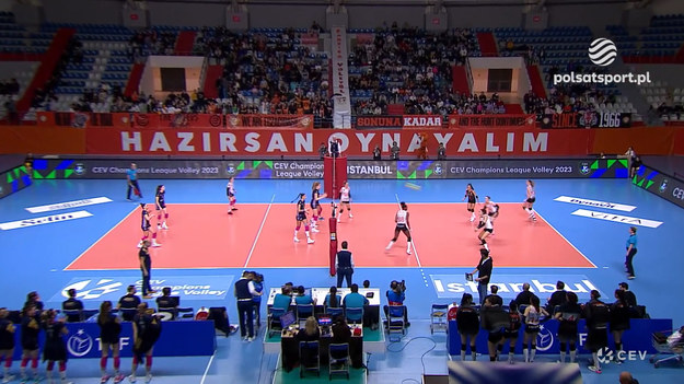 Skrót meczu Eczacibasi Stambuł – Grupa Azoty Chemik Police 3:1 (21:25, 25:14, 25:20, 25:17)

