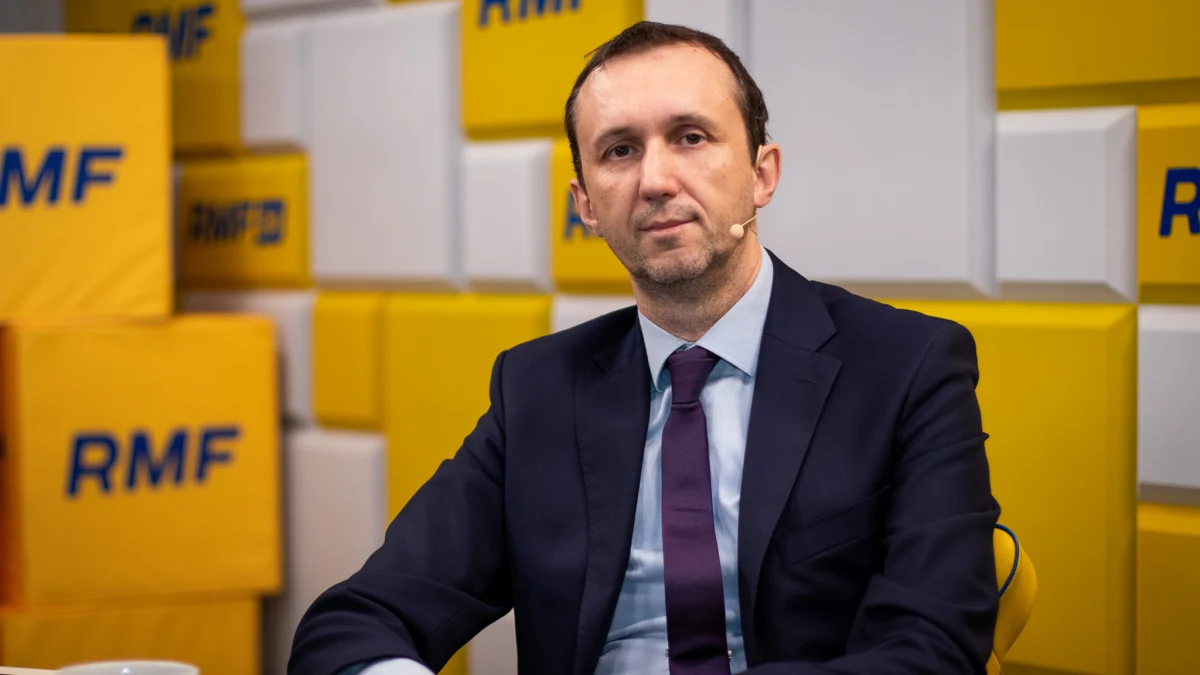 Na lutowym posiedzeniu Rady Polityki Pieniężnej nie powinniśmy oczekiwać wzrostu stóp procentowych - taką opinią podzielił się gość Popołudniowej rozmowy w RMF FM prof. Ireneusz  Dąbrowski. Zdaniem członka RPP na początku roku możliwy jest jeszcze niewielki wzrost inflacji w Polsce, która na przełomie lutego i marca powinna zacząć spadać.