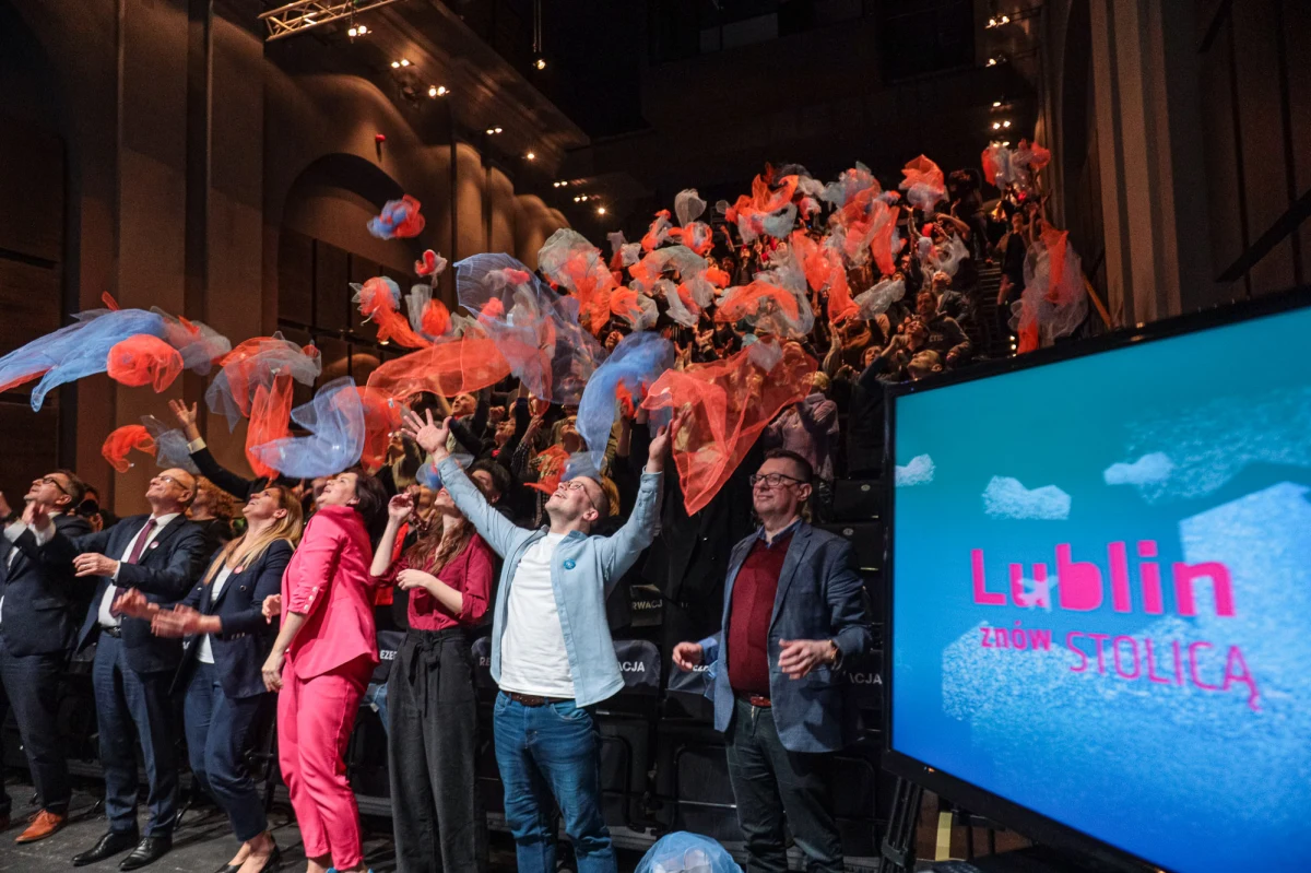 ​Lublin Europejską Stolicą Młodzieży 2023. W ramach wydarzenia zaplanowano kilkaset imprez. M.in. Maraton Młodzieżowy, wakacyjny chill&charge, Młodzieżowe Urodziny Miasta, Mistrzostwa Świata w koszykówce 3x3 U23, scena na kółkach, czyli Autobus Młodych. Można by wymieniać długo, a lista będzie się wydłużać, ponieważ można się cały czas zgłosić z dowolnym pomysłem.