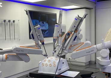 "Operacja to bajka". W Warszawie zaprezentowano robota HUGO