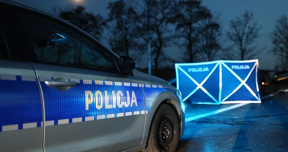 Jedna osoba zginęła w tragicznym wypadku na drodze ekspresowej S17 w województwie mazowieckim. Śmiertelnie potrącony został kierowca ciężarówki, który wysiadł z pojazdu.