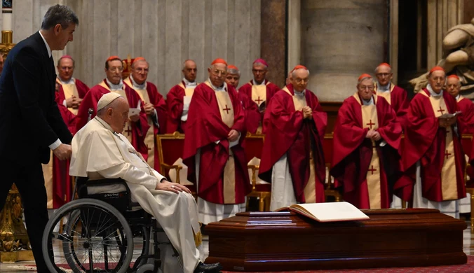 Papież wziął udział w pogrzebie kardynała Pella. Duchowny spędził w więzieniu 404 dni