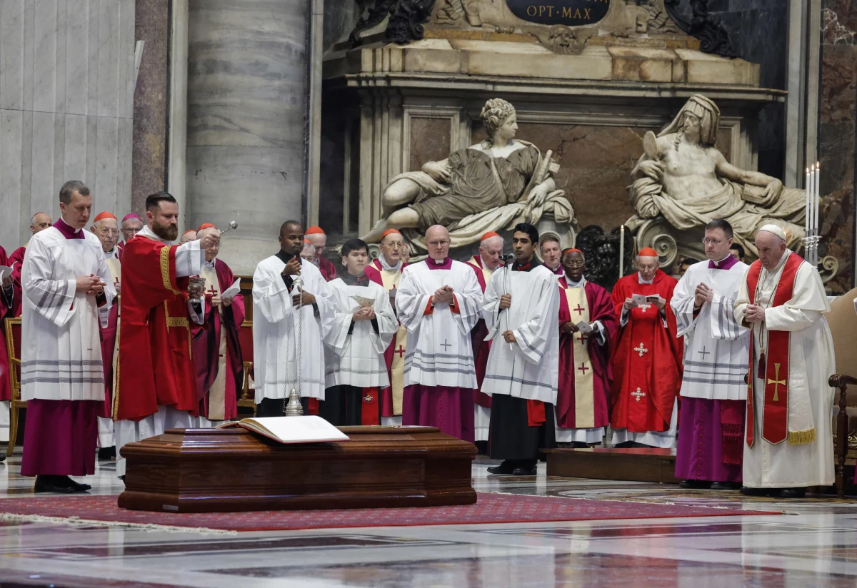 Papież uczestniczył w uroczystościach pogrzebowych australijskiego kardynała George Pella. Mszę w bazylice Świętego Piotra odprawił dziekan Kolegium Kardynalskiego kardynał Giovanni Battista Re, który mówił o "niesprawiedliwym wyroku" wobec Pella. Franciszek przewodniczył obrzędowi ostatniego pożegnania. 