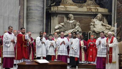 Msza pogrzebowa kardynała Georga Pella. Wziął w niej udział papież Franciszek
