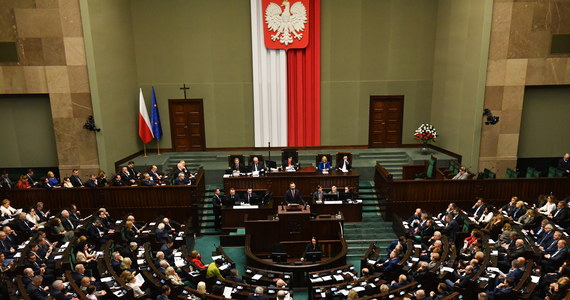 ​Nowelizacja ustawy o Sądzie Najwyższym jest na wielu poziomach niezgodna z konstytucją i pozwala na osiągnięcie skutków, które starano się uzyskać niekonstytucyjną uchwałą zdekompletowanych trzech izb SN w styczniu 2020 r. - powiedział rzecznik SN Aleksander Stępkowski.