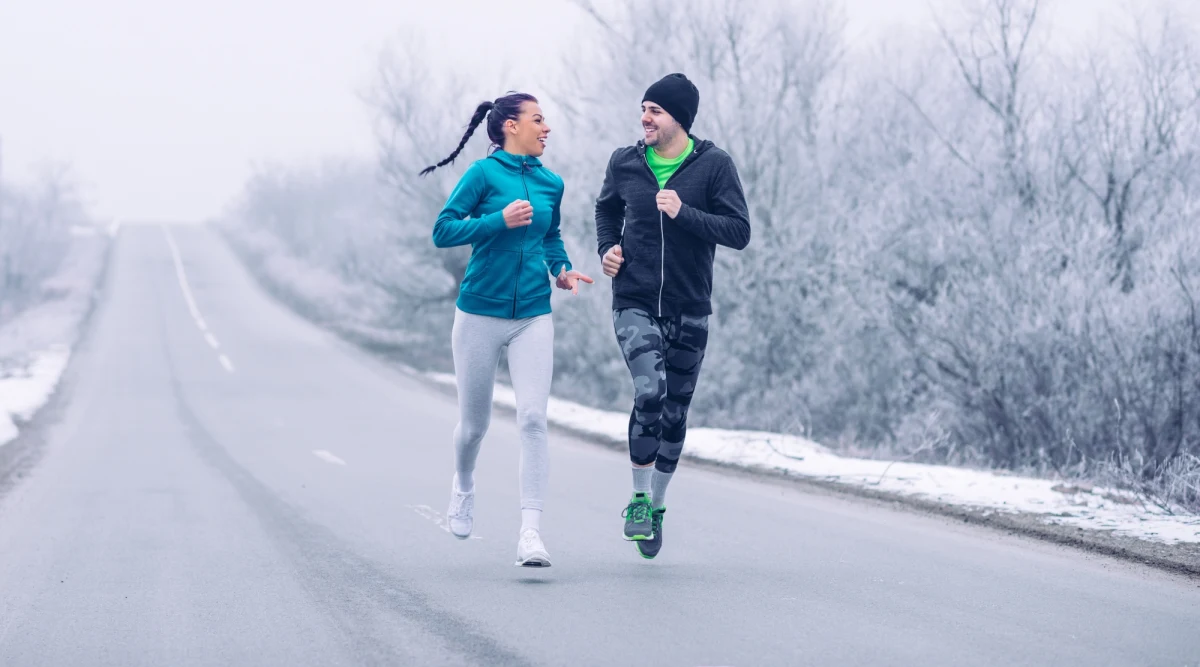 Ruch na świeżym powietrzu, spacery lub zimowe sporty - w obliczu licznych zachorowań na choroby wirusowe taki sposób spędzania ferii jest zdecydowanie bezpieczniejszy niż przesiadywanie w zatłoczonych miejscach - przekonuje prezes Porozumienia Pracodawców Ochrony Zdrowia dr Bożena Janicka. 
