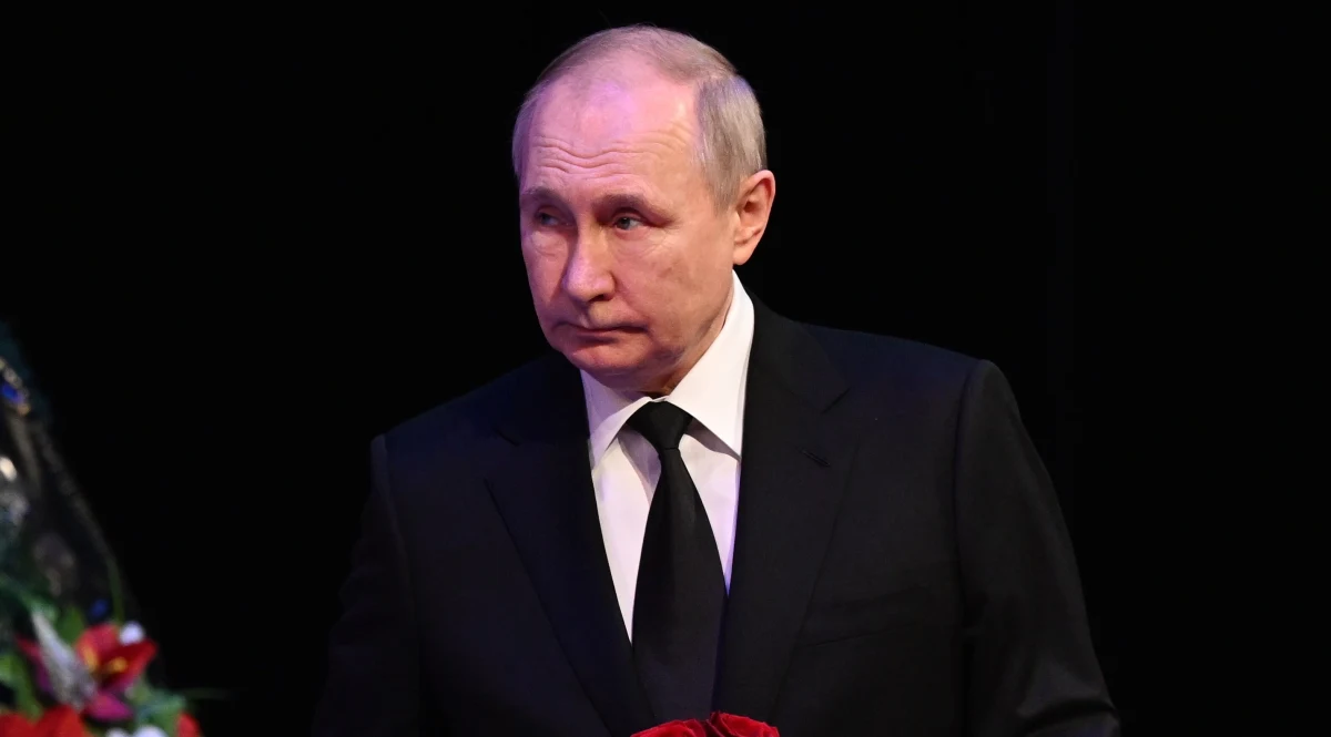 ​Dynamika operacji specjalnej jest pozytywna, wszystko rozwija się według planu ministerstwa obrony i sztabu generalnego - ogłosił prezydent Rosji Władimir Putin. Resort obrony z kolei przekazał, że we wczorajszych atakach rakietowych trafiono we wszystkie cele. W jednym z takich ostrzałów w Dnieprze zginęło 21 cywilów.