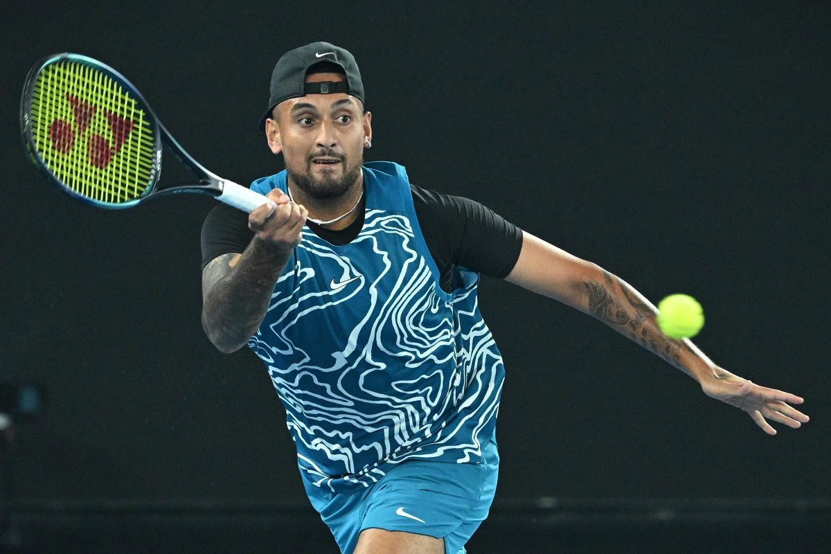 Na dzień przed planowanym pierwszym meczem w Australian Open Nick Kyrgios wycofał się z udziału w turnieju w Melbourne. Przyczyną jest kontuzja kolana. "Jestem załamany" - powiedział ulubieniec gospodarzy.