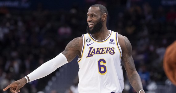 LeBron James jako drugi koszykarz w historii - po Kareemie Abdul-Jabbarze - przekroczył granicę 38 tysięcy punktów zdobytych w lidze NBA. Do najlepszego strzelca wszech czasów brakuje mu 363 "oczek".