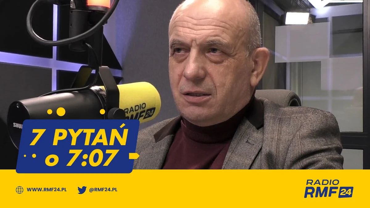 "Wspólne rosyjsko-białoruskie manewry lotnicze mogą być przygotowaniem do operacji z kierunku północnego. Po drugie tego typu manewry muszą mocno związać ukraińską uwagę i Ukraina musi w jakiś sposób zareagować, nawet przerzutem wojska czy obserwacją. To spowoduje, że siły ukraińskie będą coraz bardziej rozciągnięte. Tego typu działania powodują również, że Ukraina musi patrzeć w obu kierunkach. Gdyby się okazało, że Łukaszenka się złamał i przystąpił do takiego sojuszu, ale aktywnego z Rosją, to byłby to bardzo zły sygnał dla Ukrainy. Bo Ukraina musiałaby w zasadzie bronić się na całej długości swojej granicy, a nie jak dotychczas tylko tej części wschodniej i południowej" - mówił w rozmowie 7 pytań o 7.07 w internetowym Radiu RMF24 gen. Tomasz Drewniak, były inspektor sił powietrznych i ekspert Fundacji Stratpoints.