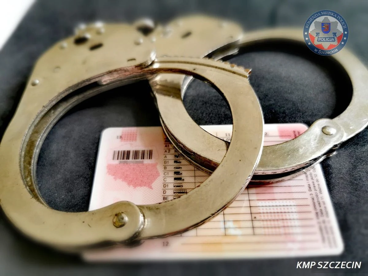 51-letni mieszkaniec Gryfina odpowie za kierowanie pojazdem ciężarowym pod wpływem alkoholu. Mężczyzna wpadł w ręce policjantów ze szczecińskiej drogówki podczas kontroli trzeźwości. Badanie alkomatem wykazało w jego organizmie blisko 1 promil alkoholu. To jednak nie jedyny problem kierowcy.