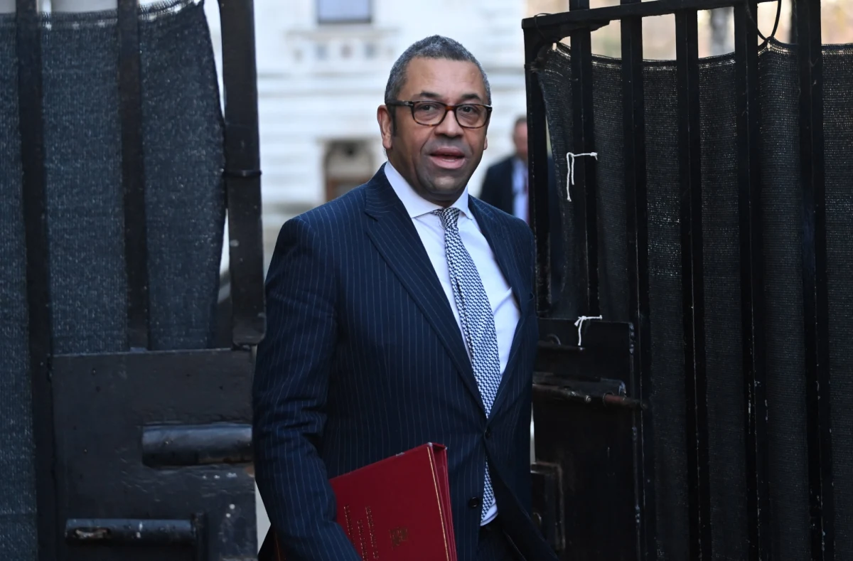 ​James Cleverly będzie starał się wzmocnić wsparcie dla Ukrainy podczas wtorkowej wizyty w Stanach Zjednoczonych i Kanadzie. Tak wynika z najnowszego komunikatu ministerstwa spraw zagranicznych Wielkiej Brytanii. Cleverly będzie rozmawiał ze swoimi odpowiednikami - Antony'em Blinkenem i Melanie Joly.