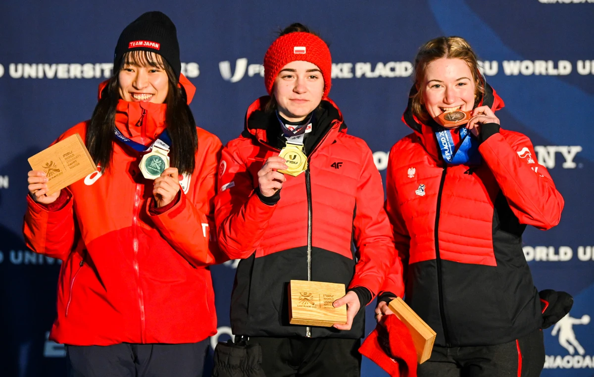 To był polski wieczór na olimpijskiej skoczni narciarskiej w Lake Placid, kolebce amerykańskich sportów zimowych. Nicole Konderla sięgnęła po złoto, a Kinga Rajda zdobyła brązowy medal w konkursie skoków narciarskich kobiet na zimowej uniwersjadzie.