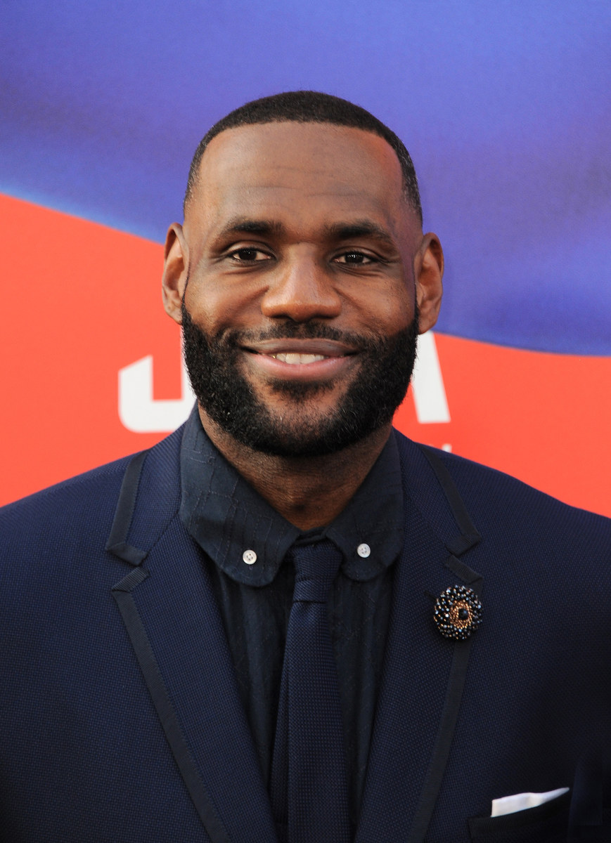 LeBron James został drugim koszykarzem w historii NBA, który przebił magiczną karierę 38 tysięcy punktów zdobytych w karierze. Do pierwszego miejsca brakuje mu obecnie 315 punktów, by wyrównać rekord legendy NBA, Kareema Abdul-Jabbara.