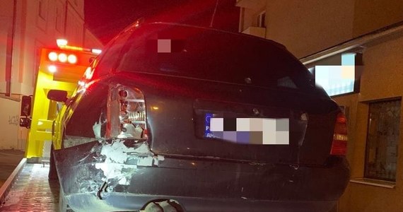 Pijana 31-latka przyjechała do Komendy Policji w Oławie na Dolnym Śląsku. Zażądała spotkania ze swoim zatrzymanym przez mundurowych wcześniej partnerem. Skończyło się na tym, że oboje musieli noc spędzić w policyjnej celi.