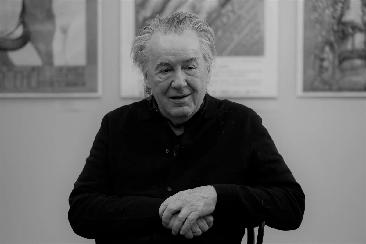 Zmarł grafik, karykaturzysta Andrzej Dudziński - poinformował ZAiKS. Popularność Dudzińskiemu przyniosła w latach 70. seria rysunków, których bohaterem był ptak Dudi, z dystansem komentujący rzeczywistość.