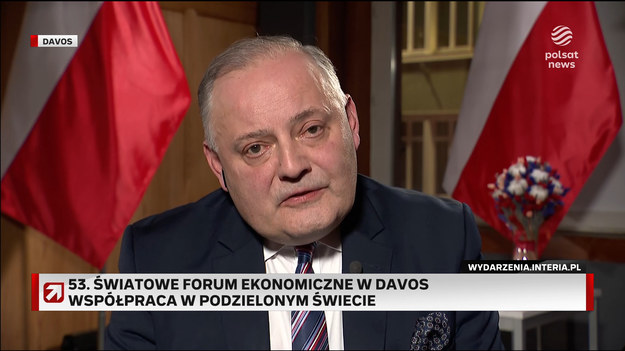 - Transformacja energetyki jest niezbędna aby chronić środowisko, aby chronić czyste powietrze, ale zarazem inwestowanie w energetykę odnawialną i niskoemisyjną ma być jednym z głównych kół zamachowych gospodarki europejskiej ale także światowej - powiedział Wojciech Dąbrowski, prezes PGE, w programie "Gość Wydarzeń".Przypomniał, że PGE prowadzi wspólny projekt z największym prywatnym producentem energii elektrycznej firmą ZE PAK i z partnerem koreańskim. Zapowiedział, że w panelu dotyczącym energii z elektrowni atomowej w Pątnowie uczestniczyć będzie strona koreańska a także minister energii.- Pamiętajmy, że bezpieczna, suwerenna energetycznie Polska, to Polska niezależna, silna, która będzie mogła samostanowić, a także produkować energię po kosztach znacznie niższych niż dzisiaj - dodał. Przypomniał, że jądrowa produkcja energii jest pozbawiona kosztów emisji CO2.- W sposób oczywisty produkcja ze źródeł jądrowych będzie produkcją tańszą dla klientów, a tym samym dla polskiej gospodarki, przez co będzie się ona mogła rozwijać, będzie mogła konkurować z gospodarkami innych krajów europejskich i na świecie - powiedział w rozmowie z Bogdanem Rymanowskim.