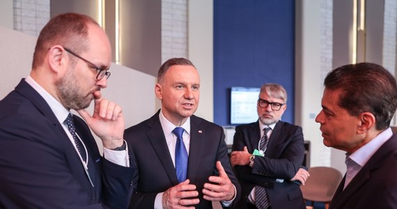 Zdjęcie Andrzeja Dudy i Fareeda Zakarii zrobione na Światowym Forum Ekonomicznym w Davos wywołało dyskusję w mediach społecznościowych. „To skrajny krytyk polskich władz” – napisał o dziennikarzu CNN Witold Waszczykowski. 