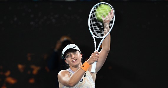 Iga Świątek wygrała z kolumbijską tenisistką Camilą Osorio 6:2, 6:3 i awansowała do trzeciej rundy wielkoszlemowego turnieju Australian Open. Kolejną rywalką Polki będzie Kanadyjka Bianca Andreescu albo Hiszpanka Cristina Bucșa. 