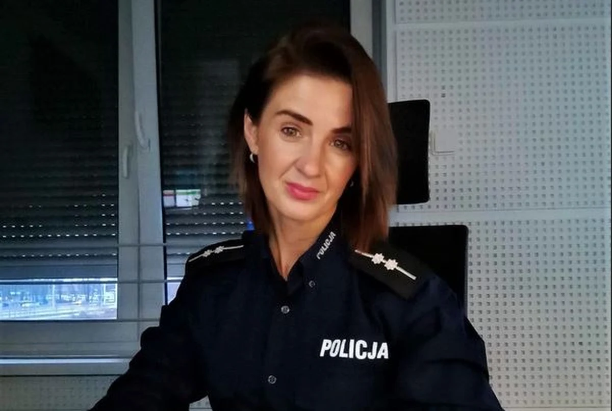 Empatia, cierpliwość i chęć niesienia pomocy - to te cechy pozwoliły aspirant Renacie Piech odnaleźć zaginionego chłopca ze spektrum autyzmu. Dyspozytorka podtrzymała konwersację z chłopcem, ustaliła gdzie przebywa i skierowała tam radiowóz. Wdzięczni rodzice wysłali na policję list z podziękowaniami.