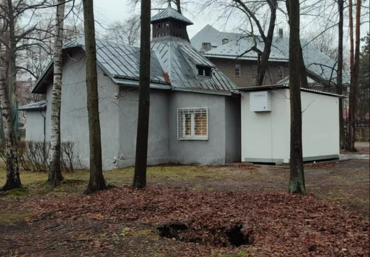 W ciągu najbliższych trzech tygodni powinno rozpocząć się wzmacnianie gruntu wokół najbardziej zagrożonych miejsc w małopolskiej Trzebini. Spółka Restrukturyzacji Kopalń podpisała właśnie umowę z dwoma wykonawcami, którzy mają przeprowadzić prewencyjne prace zabezpieczające.

