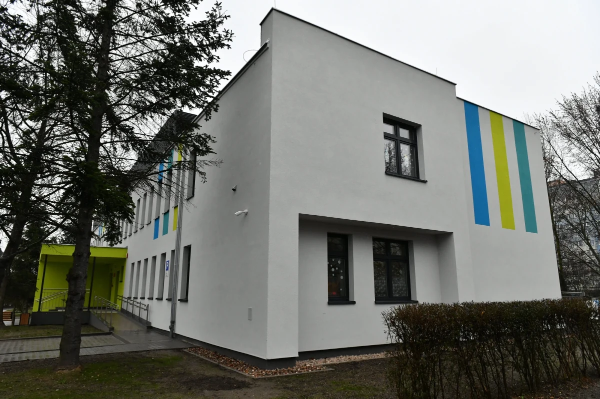 ​Remont tylko z nazwy -  ta inwestycja zmieniła budynek żłobka nie do poznania. Tak pisze wrocławski Ratusz o otwartym dziś po remoncie budynku Żłobka nr 5 przy ulicy Dokreskiej. Prace kosztowały 11 mln zł.