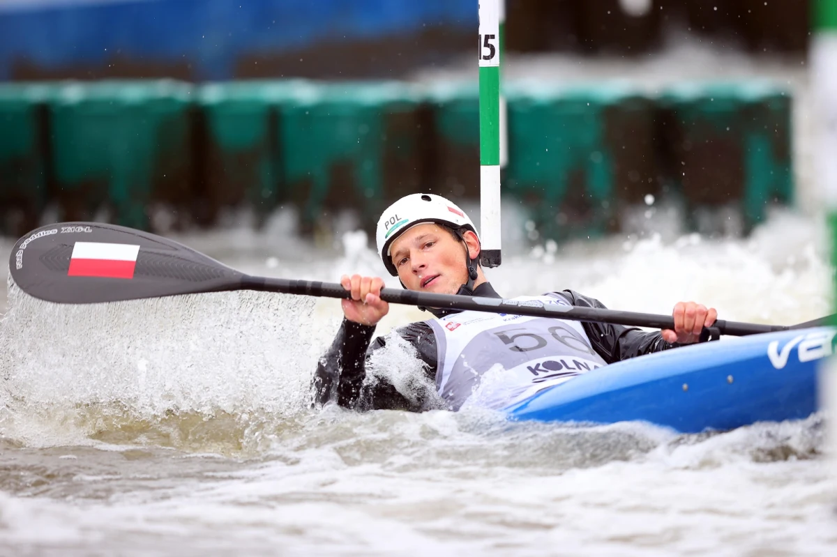 Nie będzie przebudowy toru kajakowego Kolna w Krakowie przed III Igrzyskami Europejskimi. Po kolejnym nieudanym przetargu, do którego nie zgłosiła się żadna firma, miejscy urzędnicy zdecydowali, że do końca maja na torze zostaną dokonane tylko drobne zmiany, a przebudowa rozpocznie się jesienią.

 