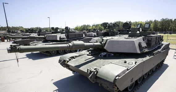 "Stany Zjednoczone starają się zmienić dynamikę konfliktu na korzyść Kijowa dostarczając nowy 'potencjał wojskowy', ale na razie Pentagon nie jest gotowy przekazać Ukrainie czołgów Abrams" - oświadczył wiceminister obrony USA ds. politycznych Colin Kahl.