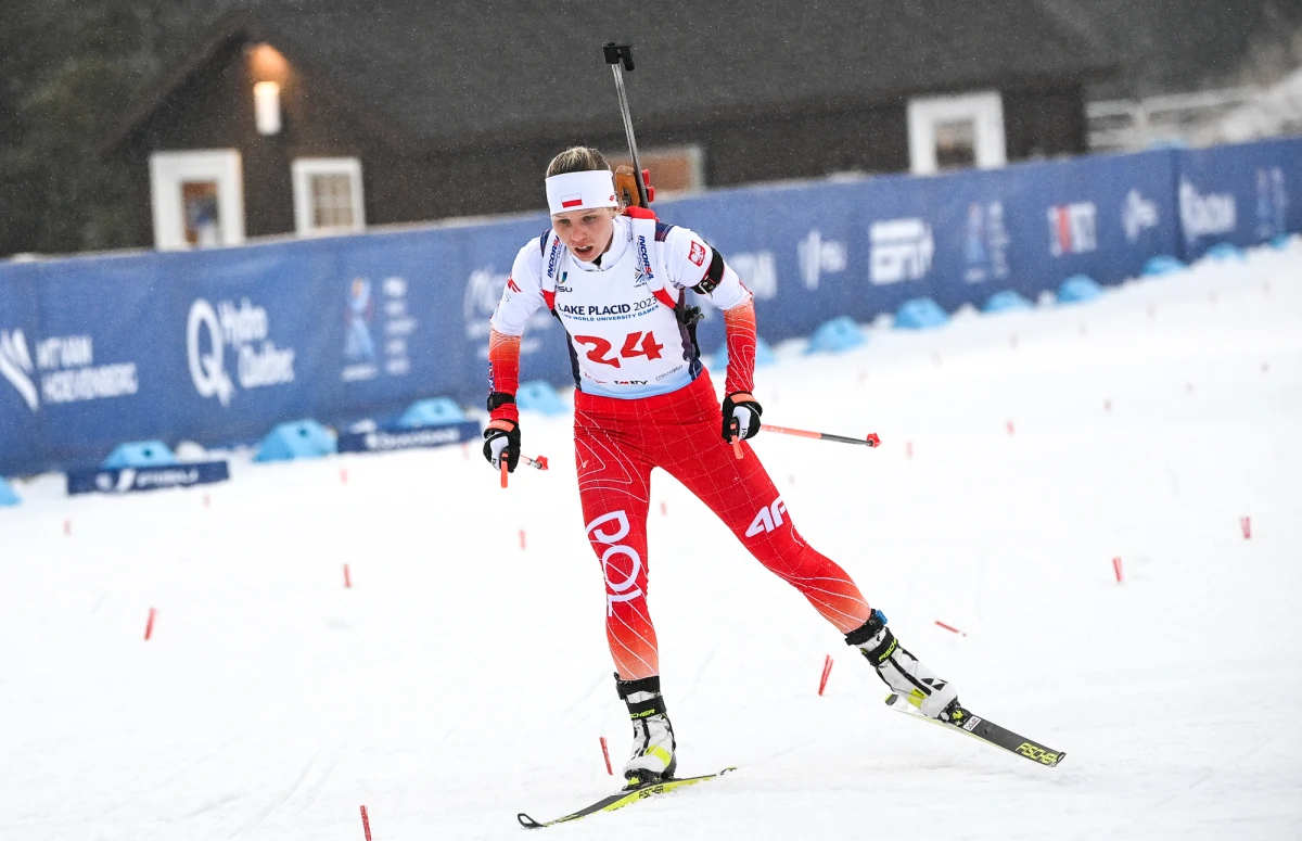 Cztery medale, w tym trzy złote, zdobyła w środę akademicka reprezentacja Polski, awansując na drugie miejsce w klasyfikacji medalowej zimowej uniwersjady w Lake Placid. Polacy dominowali w biathlonie, łyżwiarstwie szybkim i skokach narciarskich.