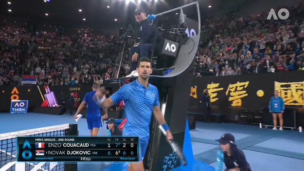 Novak Djoković z przytupem rozpoczął Australian Open. Serb pokonał Roberto Carballesa Baenę ( 6:3, 6:4, 6:0). 