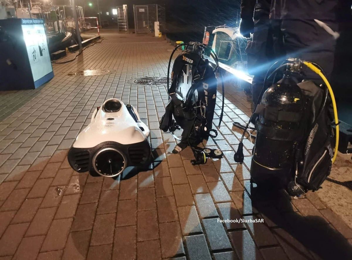 „Zleciłem służbom specjalnym bardzo gruntowny raport tej sprawy. Może być tak, że są to osoby niebezpieczne, a może się okazać, że jest prawdą to, co zadeklarowali” - poinformował premier Mateusz Morawiecki odnosząc się do sprawy trzech nurków z Hiszpanii, których uratowali gdańscy ratownicy. Nurkowie deklarowali, że w Bałtyku szukali bursztynów.