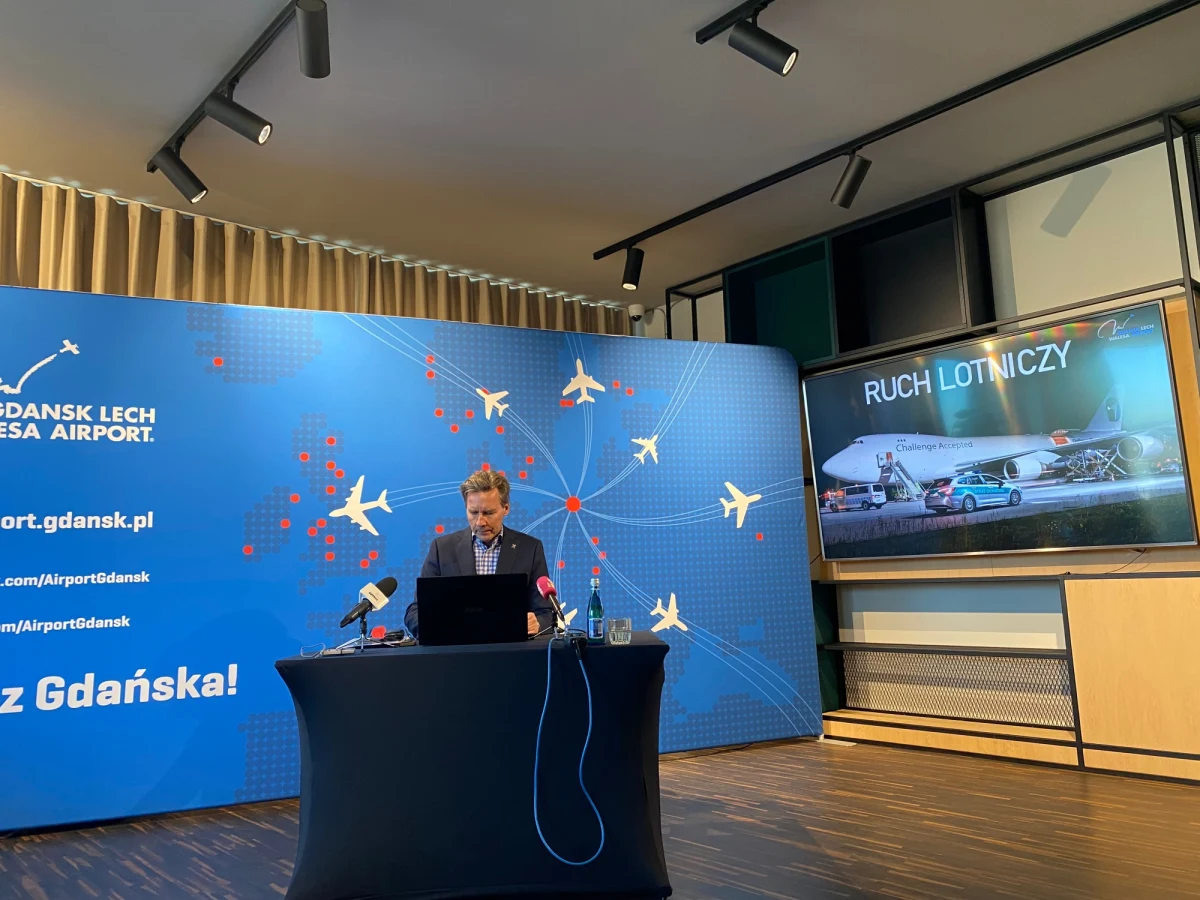 Obsłużono prawie 4,6 miliona pasażerów, zyski gdańskiego lotniska to 23 miliony złotych, nowością jest wzrost w działalności w strefie cargo – w 2022 roku to przeładunek 10 tysięcy ton cargo. Na środowej konferencji podsumowującej ubiegły rok,  poznaliśmy plany i założenie Portu na rok 2023.