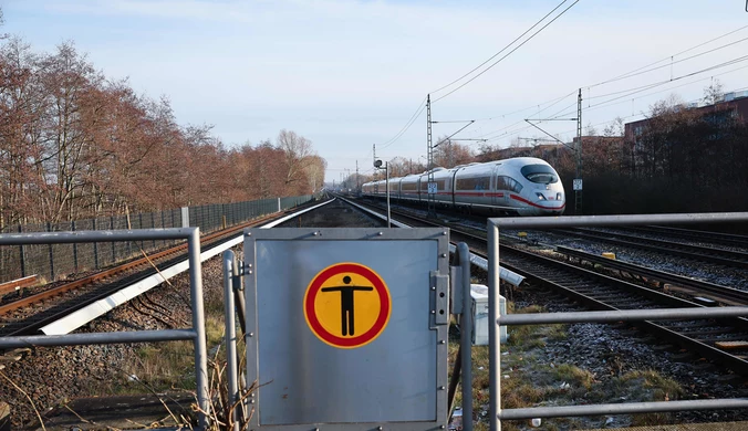 Hamburg: Pociąg potrącił 18-letnie bliźniaczki. Jedna z nich nie żyje