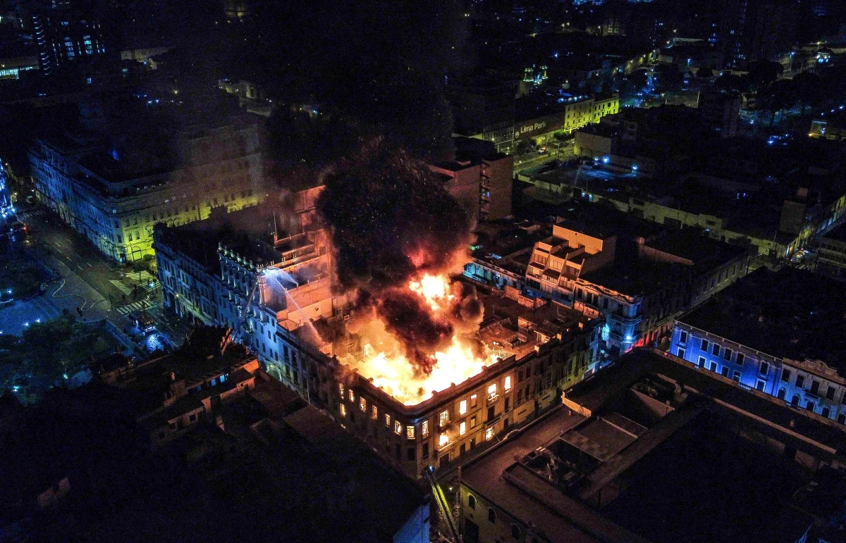 Do 54 wzrosła liczba ofiar śmiertelnych protestów, które trwają od kilku tygodni w Peru. W czwartek przez Limę, stolicę kraju, przeszedł marsz, w którym wzięło udział - zdaniem policji - około 3,5 tys. osób. Protestujących mogło być jednak nawet dwukrotnie więcej.