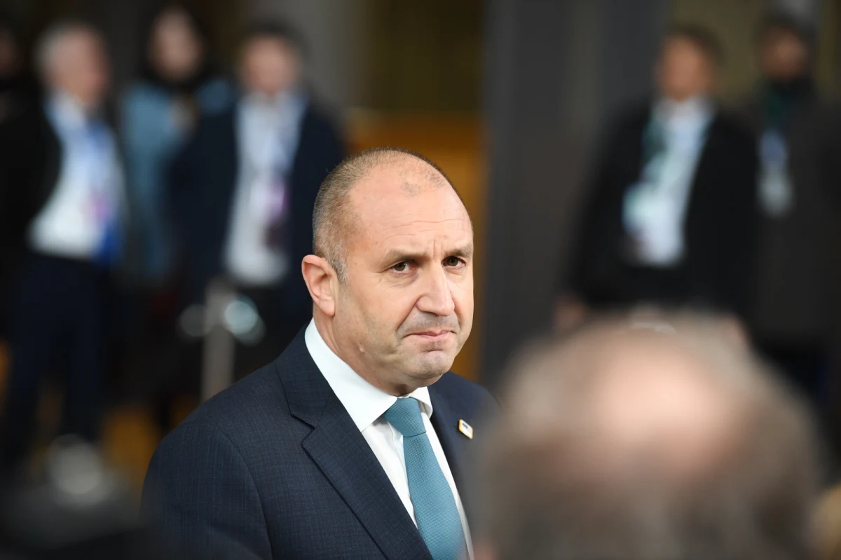 ​Były premier Bułgarii Kirił Petkow i minister finansów tego kraju Asen Wasiliew w pierwszych miesiącach rosyjskiej inwazji na Ukrainę, przekazanie znaczącej pomocy wojskowej dla Kijowa. Politycy zrobili to bez informowania opinii publicznej i wbrew woli m.in. prezydenta Rumena Radewa - informował wczoraj niemiecki dziennik "Welt". Łukasz Kobeszko z Ośrodka Studiów Wschodnich przypomniał w rozmowie z Tomaszem Terlikowskim w Radiu RMF24 o nadal żywych prorosyjskich nastrojach w Bułgarii. 