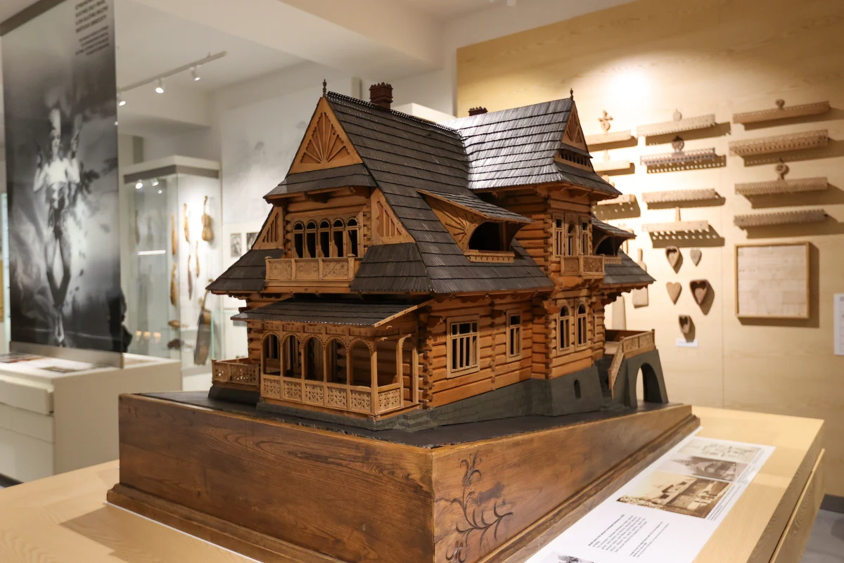 W najbliższą sobotę, 21 stycznia, o godzinie 18:00 odbędzie się wernisaż stałej wystawy etnograficzno-historycznej i przyrodniczej w gmachu głównym Muzeum Tatrzańskiego. Będą też wydarzania towarzyszące, które potrwają cały weekend.