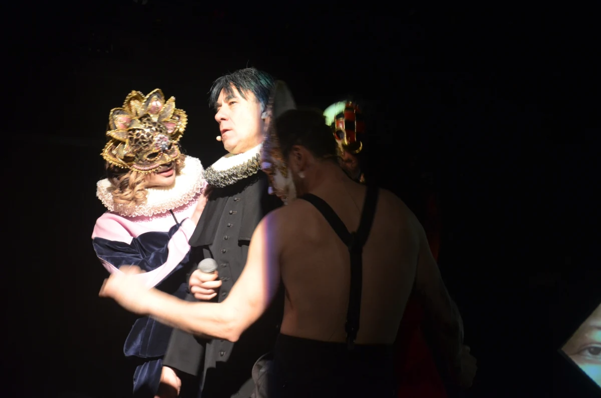 W niezwykłą podróż w czasy panowania rodu Medyceuszów we Florencji zabierze nas dziś teatr im. Juliusza Słowackiego w Krakowie. Na scenie Małopolskiego Ogrodu Sztuki odbędzie się premiera dramatu "Botticelli" Jordana Tannahilla. To opowieść o słynnym malarzu, który dostaje zlecenie namalowania portretu żony Wawrzyńca Medyceusza. Tak powstają Narodziny Wenus, w czym niebagatelny udział ma uzdolniony młodziutki uczeń Botticellego – Leonardo da Vinci. 