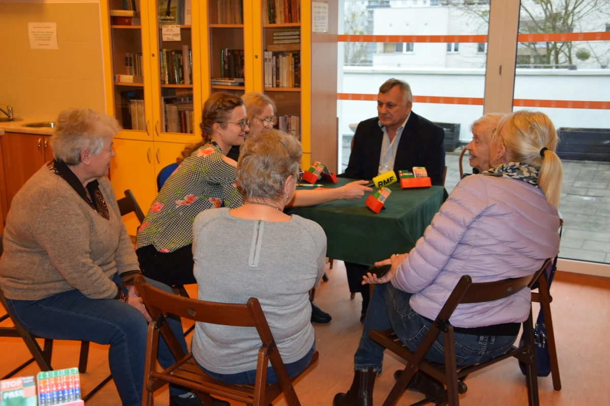 Przy okazji Dnia Babci i Dziadka nasze myśli wędrują ku bliskim nam seniorom. Warto zachęcać ich do brania udziału w różnych aktywnościach. Przekonują o tym członkowie warszawskiego Klubu Kultury Seniora.