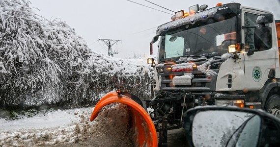 Instytut Meteorologii i Gospodarki Wodnej wydał ostrzeżenia pierwszego i drugiego stopnia przed intensywnymi opadami śniegu. Obejmują one niemal całą Polskę. 