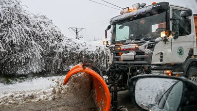 Intensywne opady śniegu niemal w całej Polsce. IMGW ostrzega