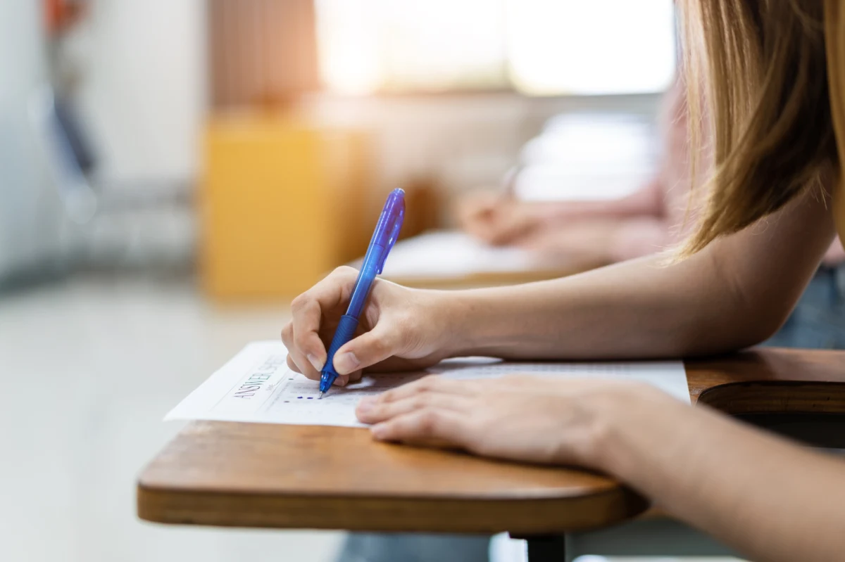 Już niebawem język ukraiński może pojawić się w maturalnej puli nowożytnych języków obcych. Zmiany zapowiadane przez Ministerstwo Edukacji i Nauki miałyby wejść w życie w roku szkolnym 2025/26.