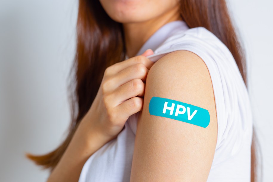 W pierwszej połowie 2023 r. ruszą refundowane szczepienia przeciw HPV